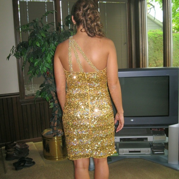 Gold sequin formal/prom dress - Picture 2 of 8